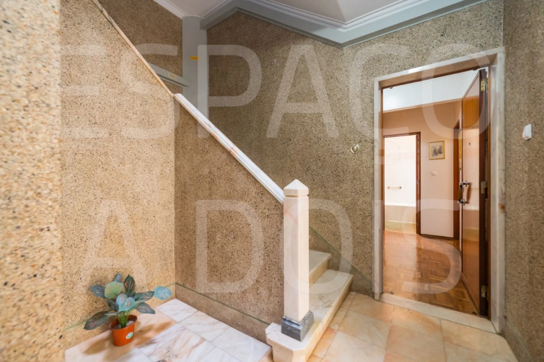Apartamento T2 para Venda em Carnaxide e Queijas Foto 7