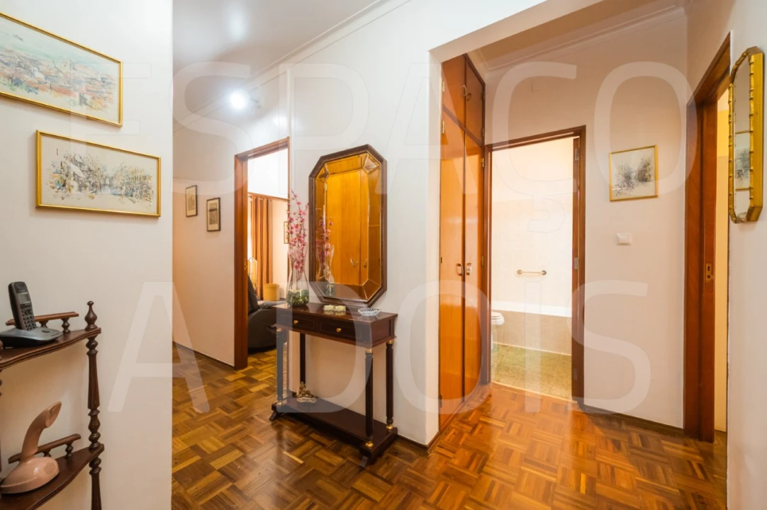 Apartamento T2 para Venda em Carnaxide e Queijas Foto 8