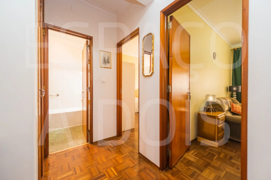 Apartamento T2 para Venda em Carnaxide e Queijas Foto 9