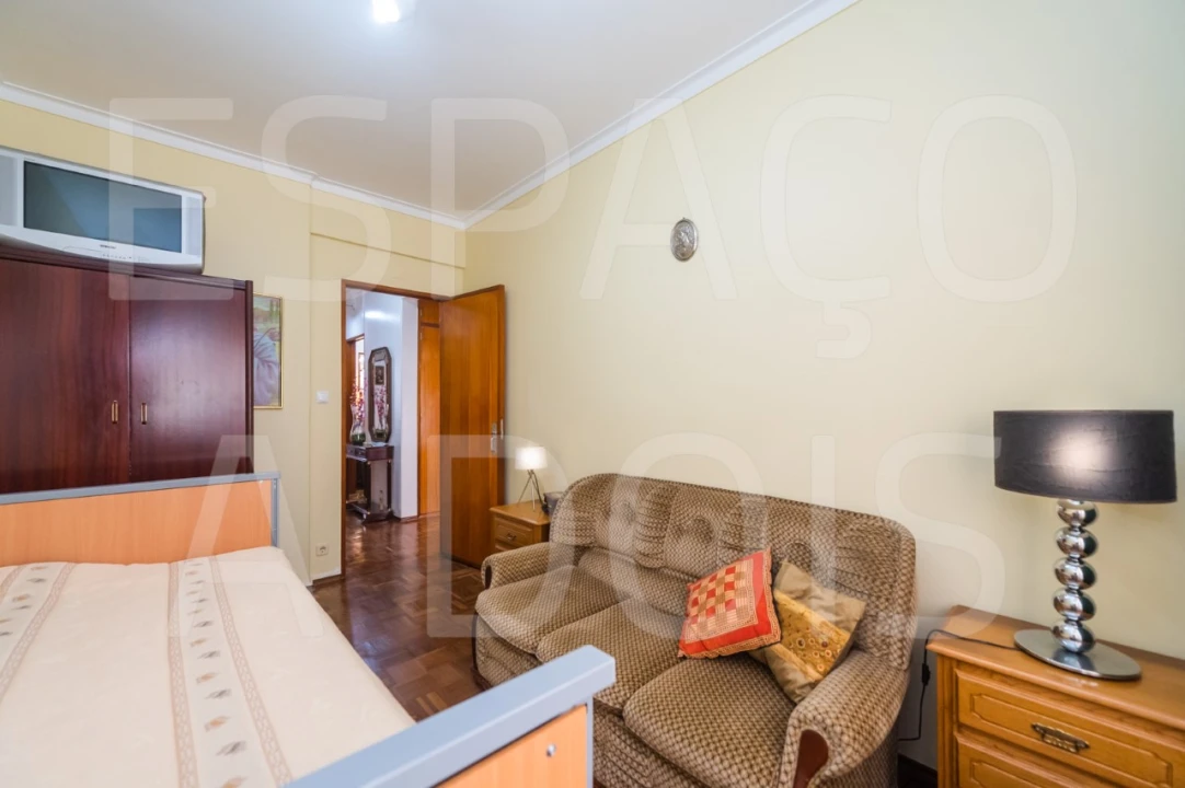 Apartamento T2 para Venda em Carnaxide e Queijas Foto 13
