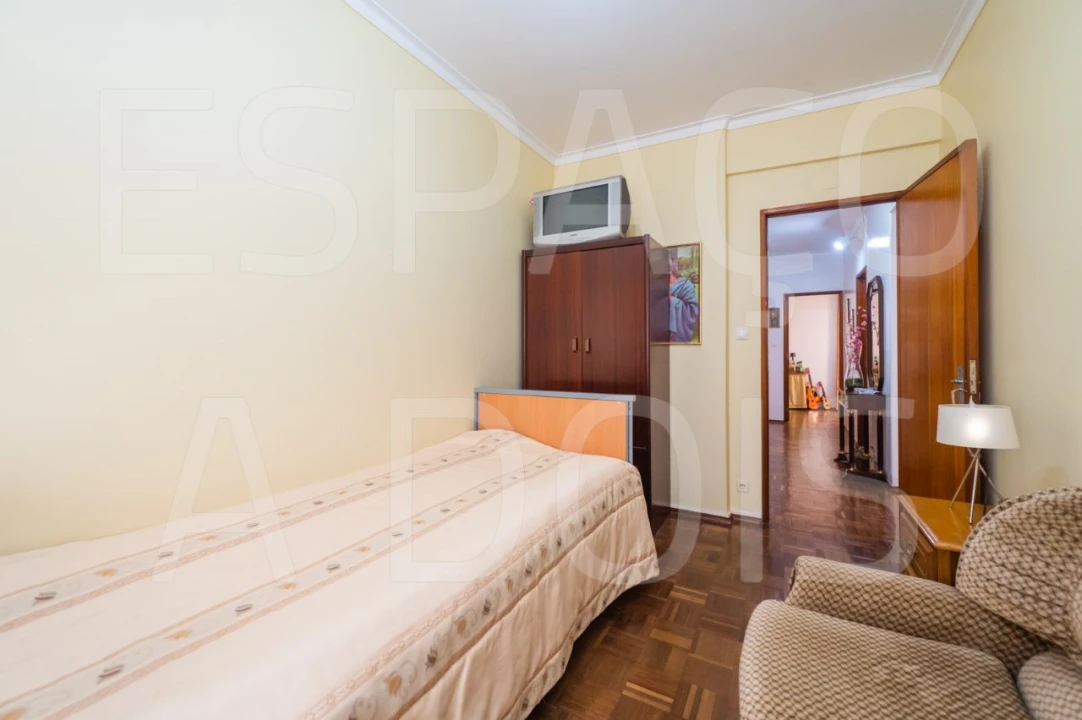 Apartamento T2 para Venda em Carnaxide e Queijas Foto 14