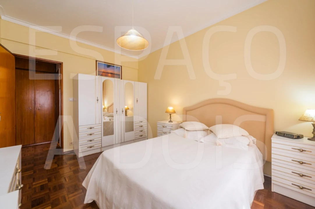 Apartamento T2 para Venda em Carnaxide e Queijas Foto 18