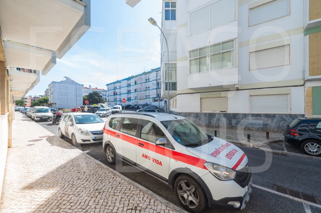 Apartamento T2 para Venda em Carnaxide e Queijas Foto 19
