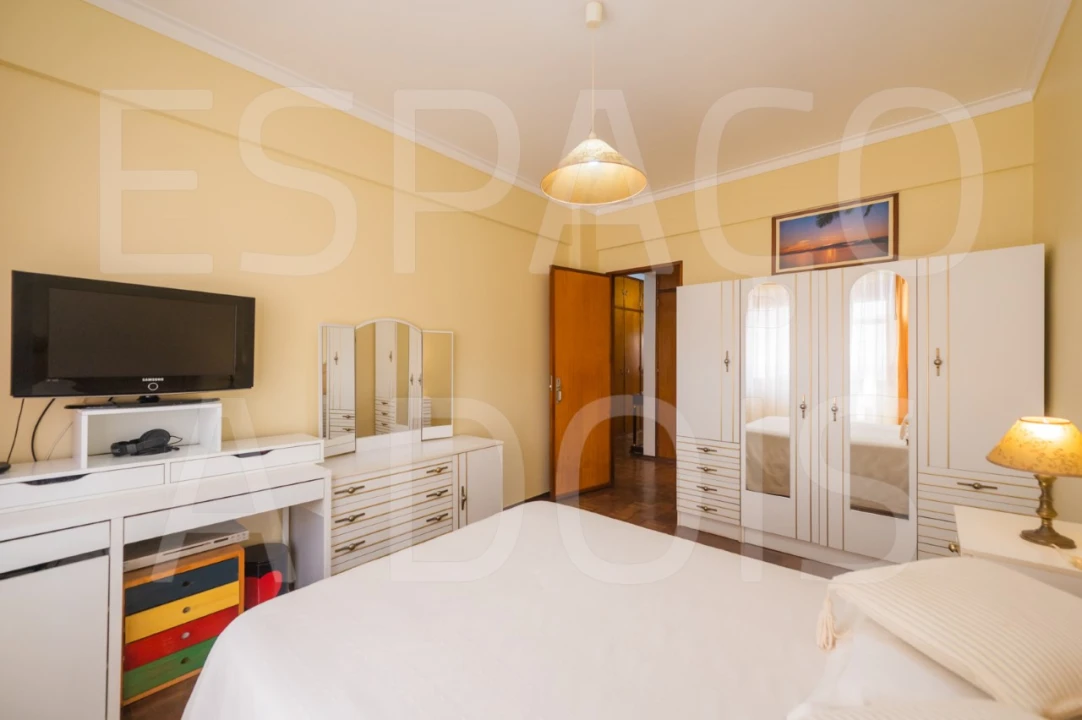 Apartamento T2 para Venda em Carnaxide e Queijas Foto 20