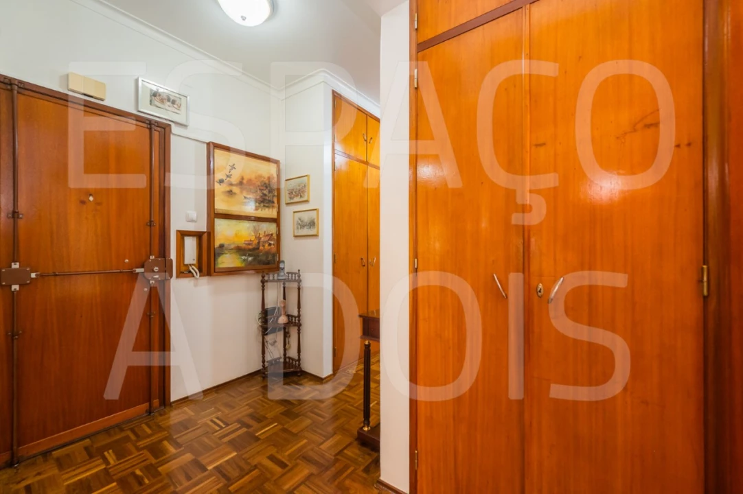 Apartamento T2 para Venda em Carnaxide e Queijas Foto 24