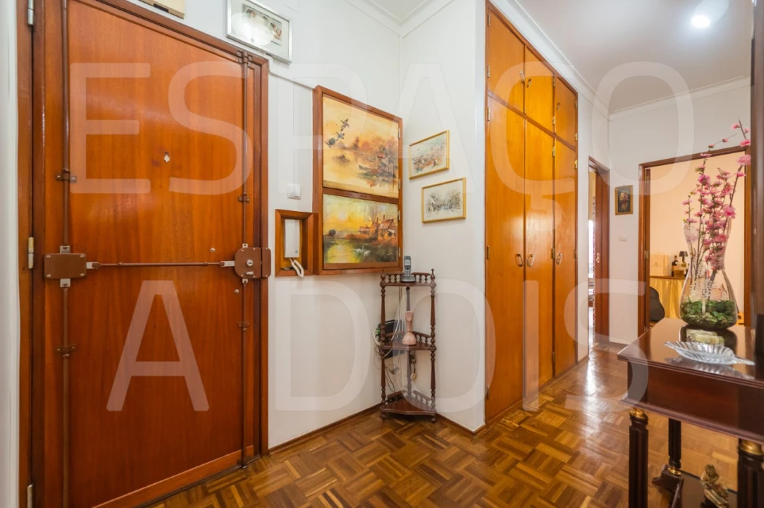 Apartamento T2 para Venda em Carnaxide e Queijas Foto 25