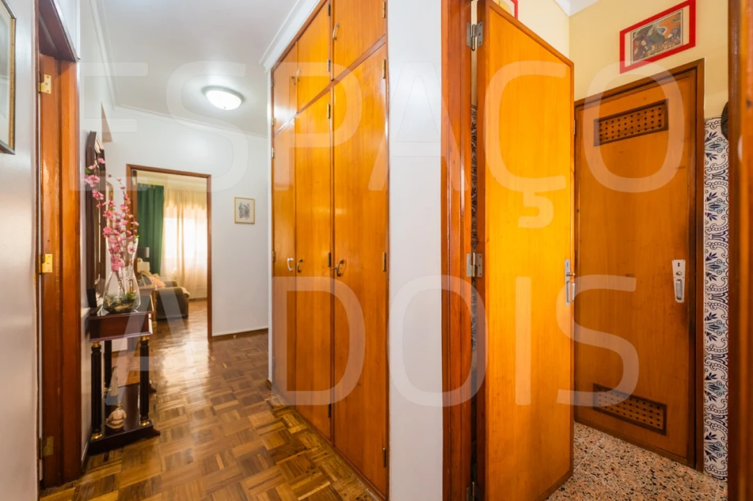 Apartamento T2 para Venda em Carnaxide e Queijas Foto 36