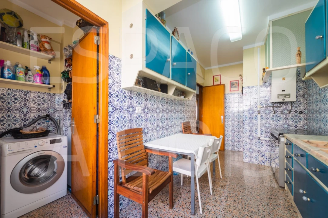 Apartamento T2 para Venda em Carnaxide e Queijas Foto 40