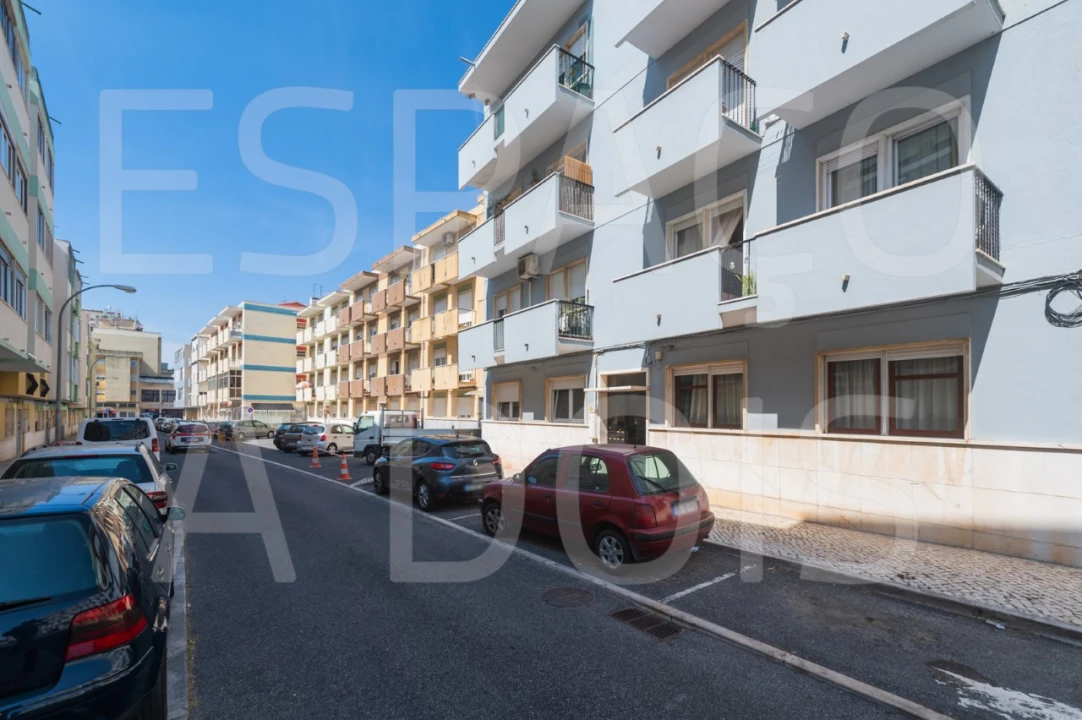 Apartamento T2 para Venda em Carnaxide e Queijas Foto 48