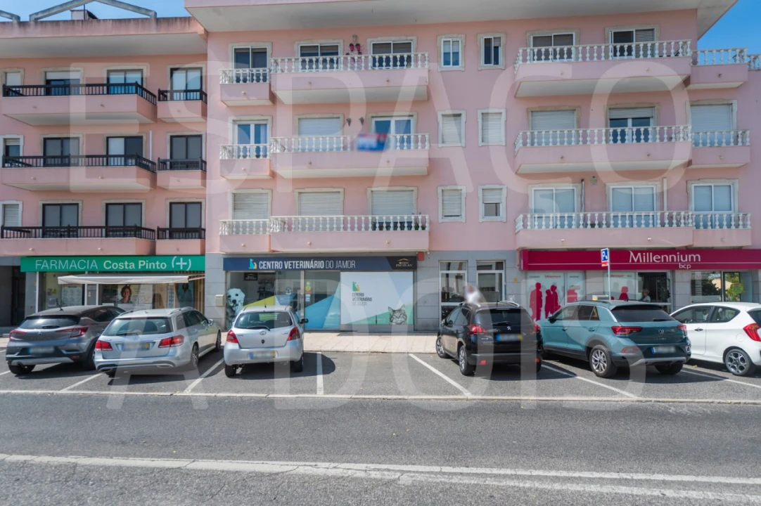 Apartamento T2 para Venda em Carnaxide e Queijas Foto 57