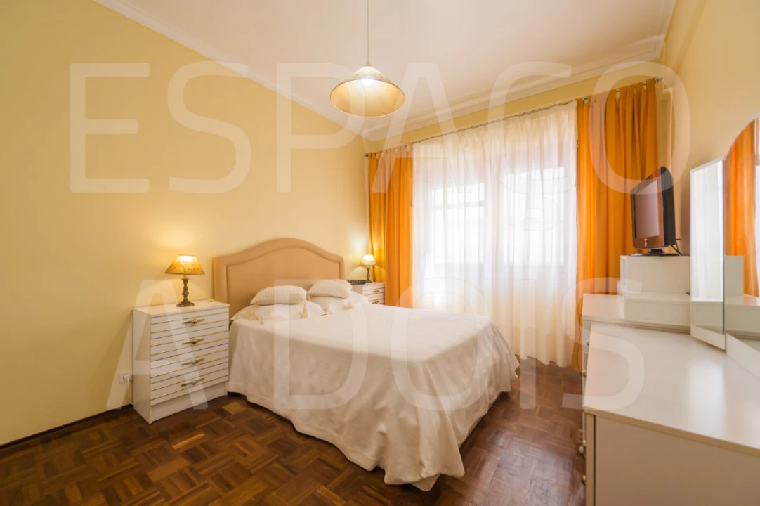 Apartamento T2 para Venda em Carnaxide e Queijas Foto 16