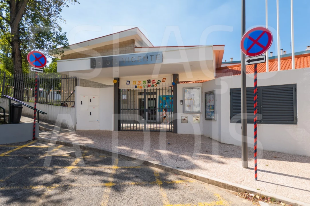 Apartamento T2 para Venda em Carnaxide e Queijas Foto 51