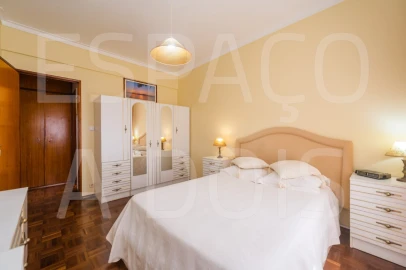 Apartamento T2 para Venda em Carnaxide e Queijas