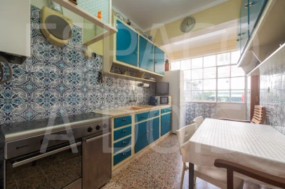 Apartamento T2 para Venda em Carnaxide e Queijas