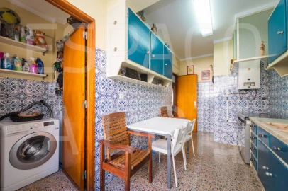 Apartamento T2 para Venda em Carnaxide e Queijas