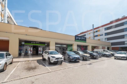 Apartamento T2 para Venda em Carnaxide e Queijas