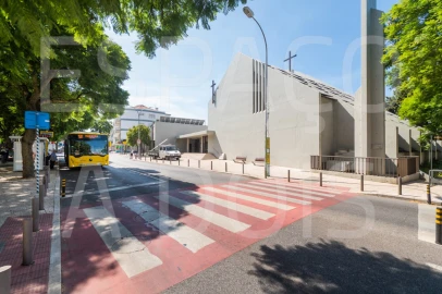 Apartamento T2 para Venda em Carnaxide e Queijas