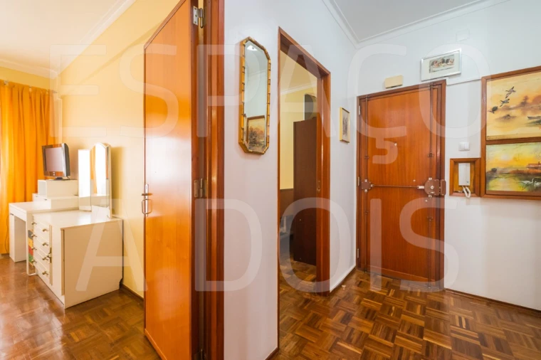 Apartamento T2 para Venda em Carnaxide e Queijas Foto 15
