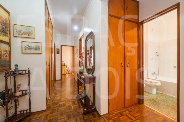 Apartamento T2 para Venda em Carnaxide e Queijas Foto 21