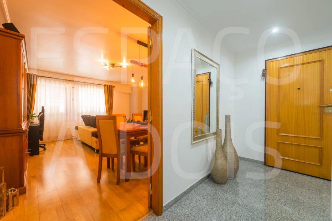 Apartamento T2 para Venda em Queluz e Belas Foto 4