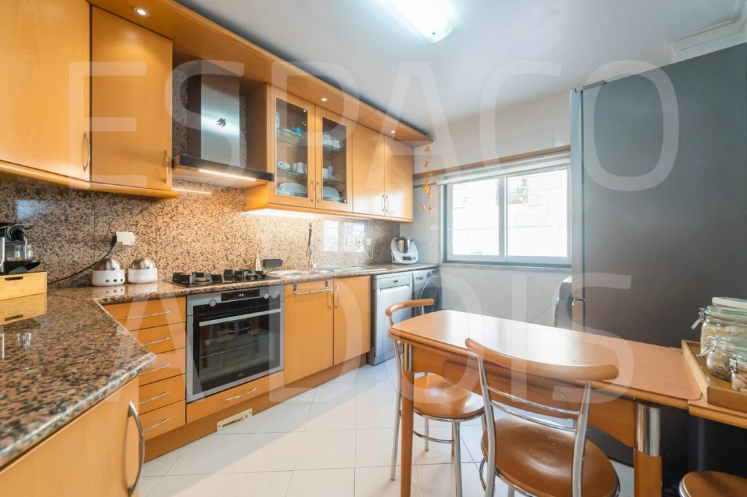 Apartamento T2 para Venda em Queluz e Belas Foto 16