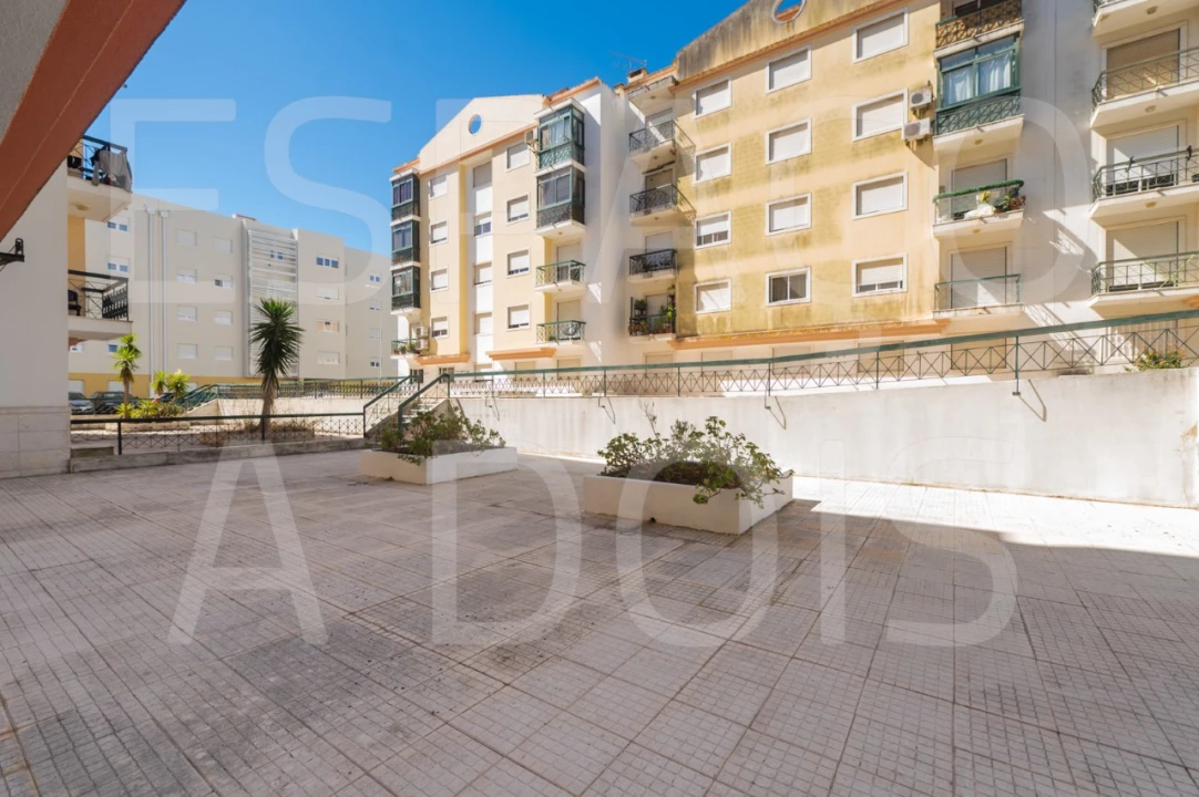 Apartamento T2 para Venda em Queluz e Belas Foto 18