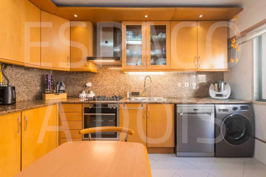 Apartamento T2 para Venda em Queluz e Belas Foto 21