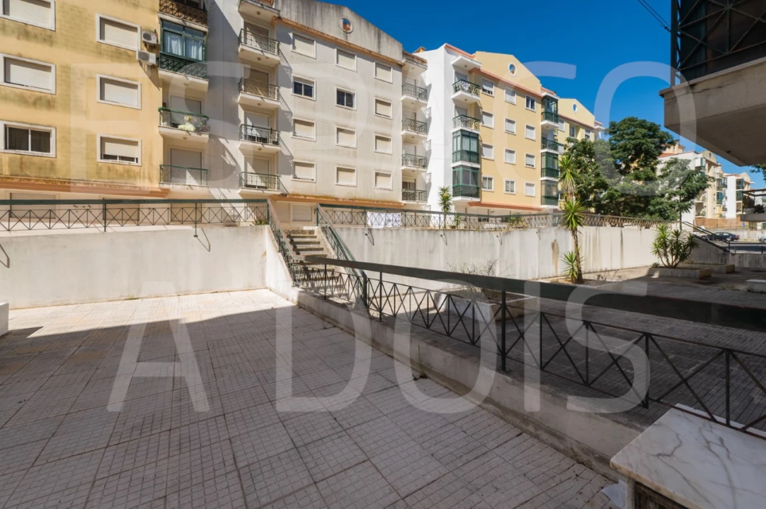 Apartamento T2 para Venda em Queluz e Belas Foto 31