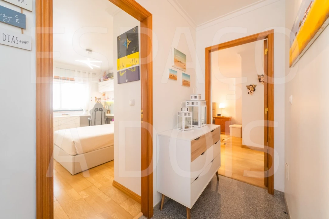 Apartamento T2 para Venda em Queluz e Belas Foto 36