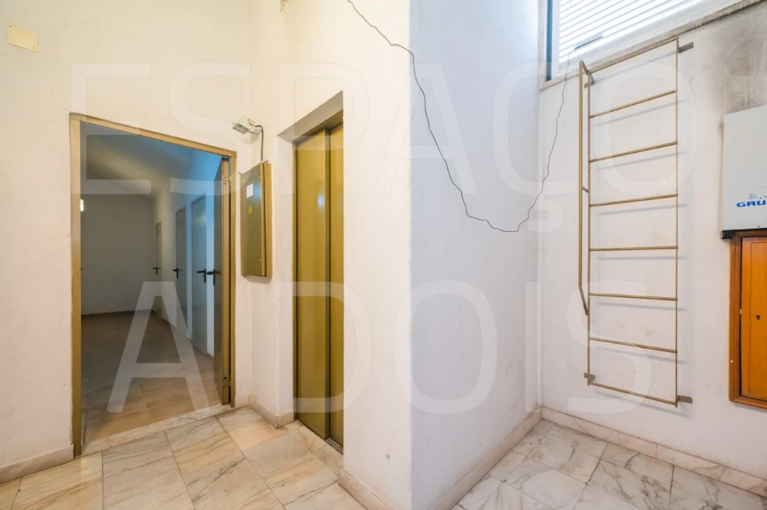 Apartamento T2 para Venda em Queluz e Belas Foto 44