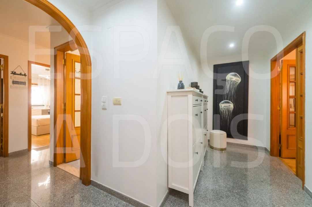 Apartamento T2 para Venda em Queluz e Belas Foto 3
