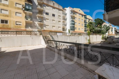 Apartamento T2 para Venda em Queluz e Belas