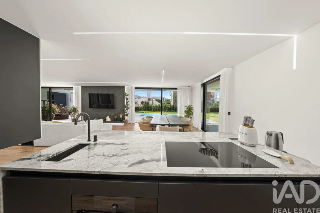 Moradia T4 para Venda em Alfeizerão Foto 15