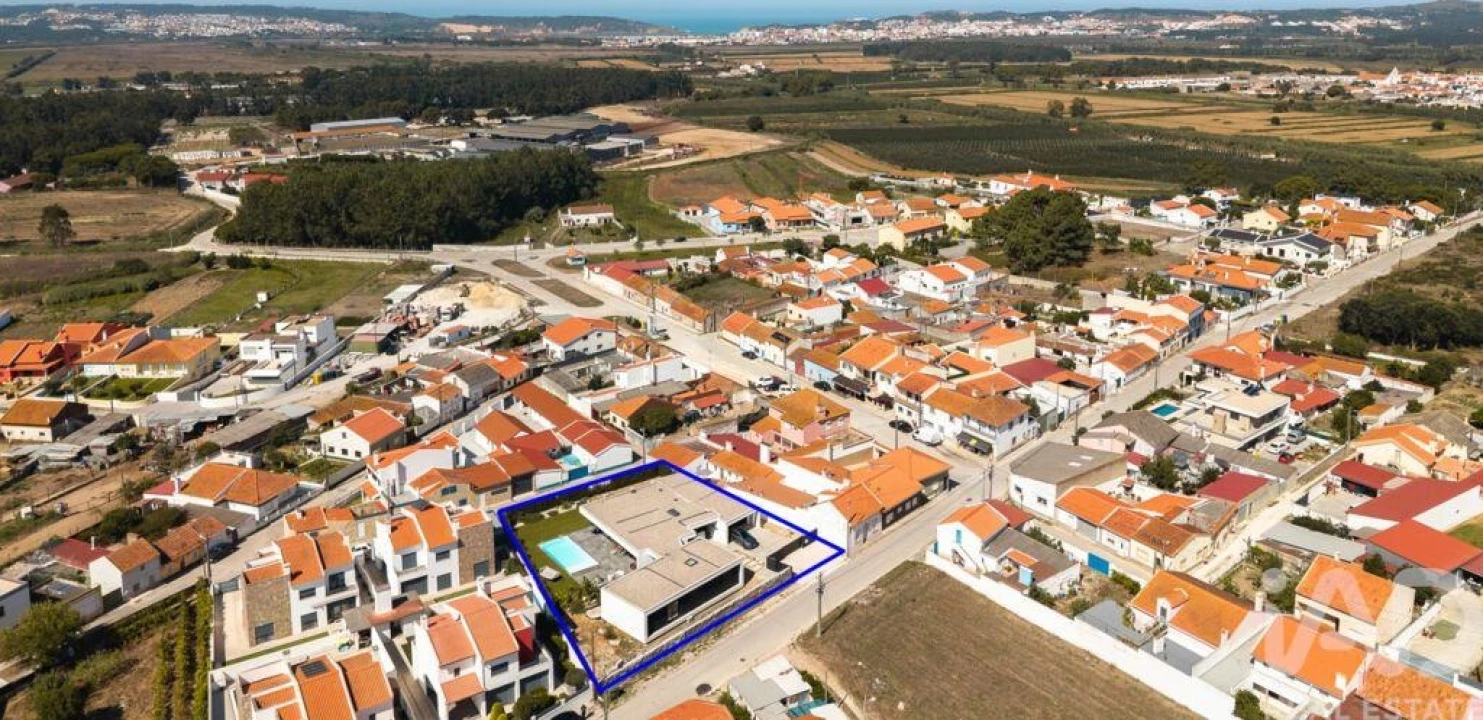 Moradia T4 para Venda em Alfeizerão Foto 6