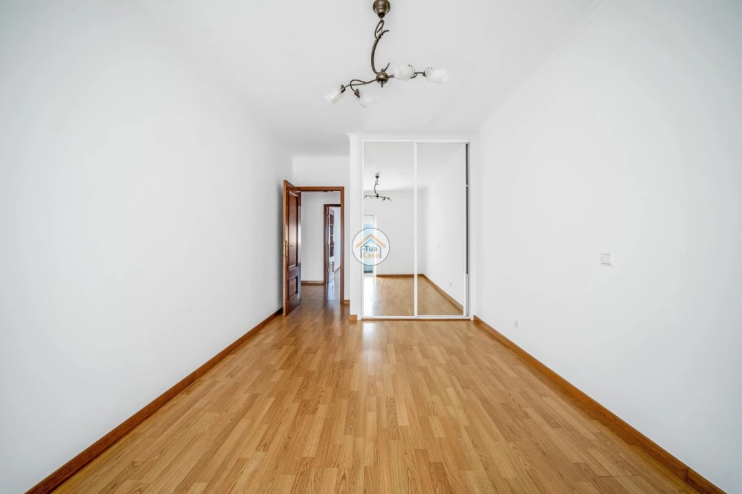 Apartamento T2 para Venda em Olhão Foto 10