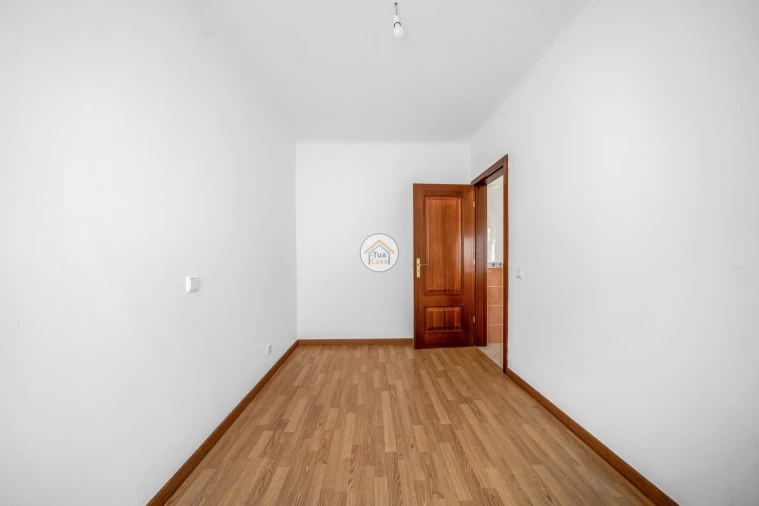 Apartamento T2 para Venda em Olhão Foto 12