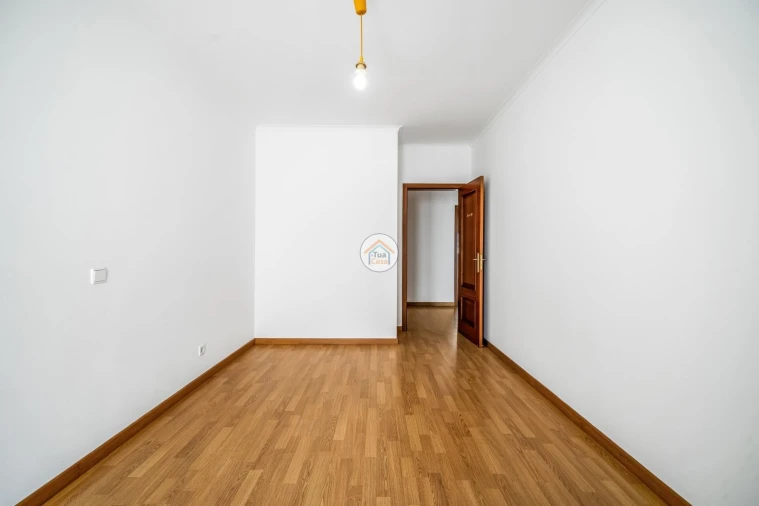 Apartamento T2 para Venda em Olhão Foto 8