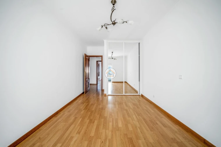 Apartamento T2 para Venda em Olhão Foto 10