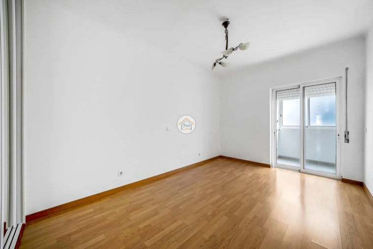 Apartamento T2 para Venda em Olhão Foto 9
