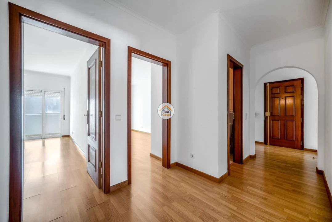 Apartamento T2 para Venda em Olhão Foto 24
