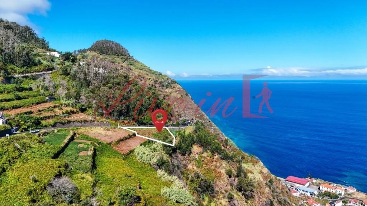 Terreno para Venda em Porto Moniz Foto 5