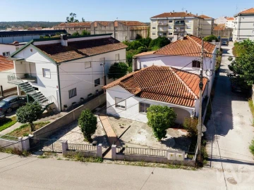 Moradia T5 para Venda em Marrazes e Barosa
