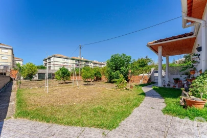 Moradia T5 para Venda em Marrazes e Barosa