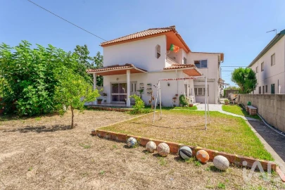 Moradia T5 para Venda em Marrazes e Barosa