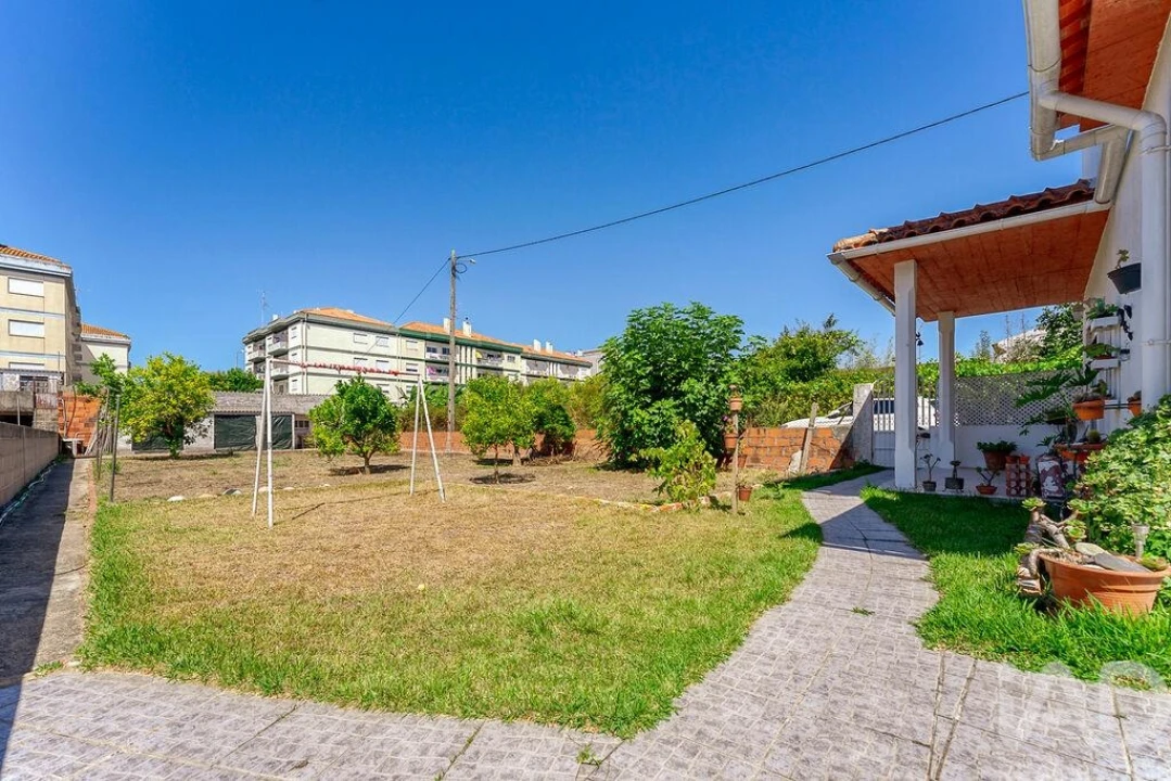 Moradia T5 para Venda em Marrazes e Barosa Foto 28