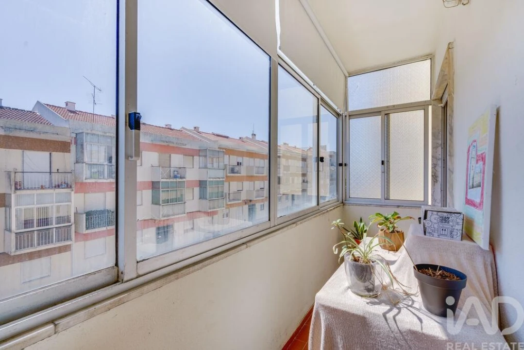 Apartamento T3 para Arrendamento em São Domingos de Rana Foto 13