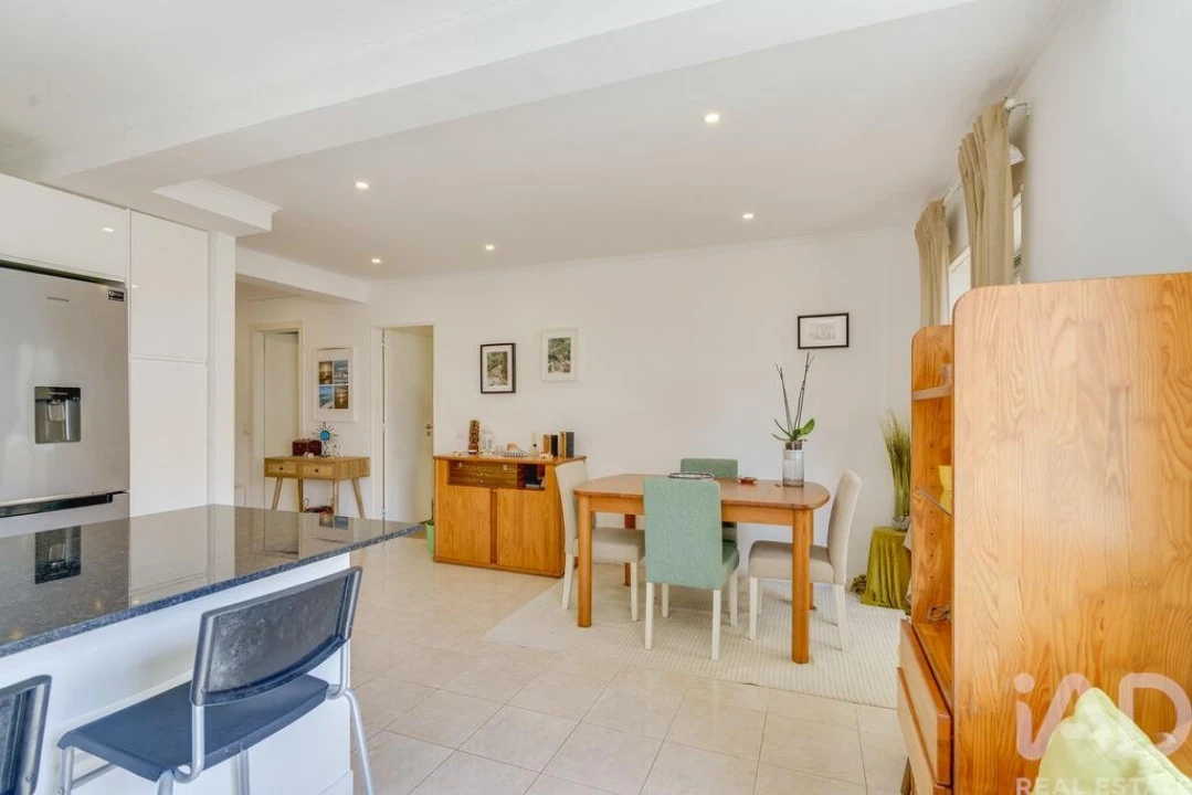 Apartamento T3 para Arrendamento em São Domingos de Rana Foto 8