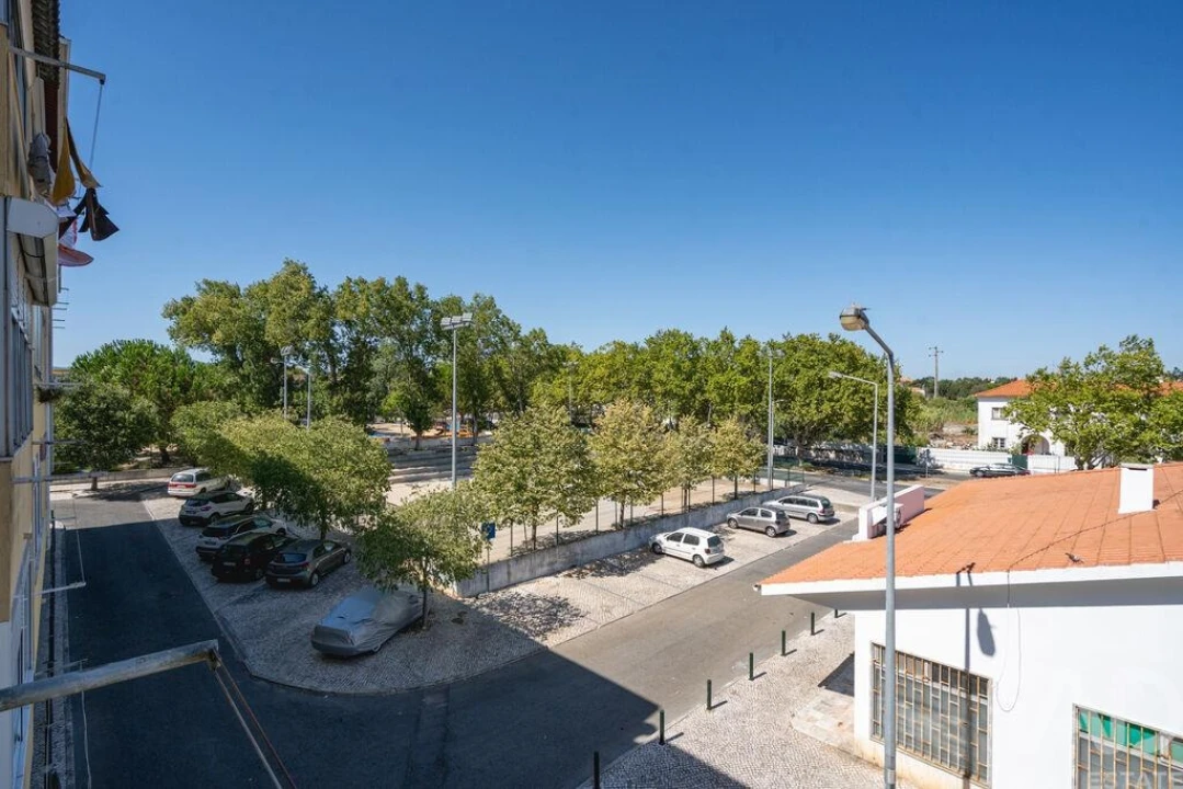 Apartamento T3 para Arrendamento em São Domingos de Rana Foto 21