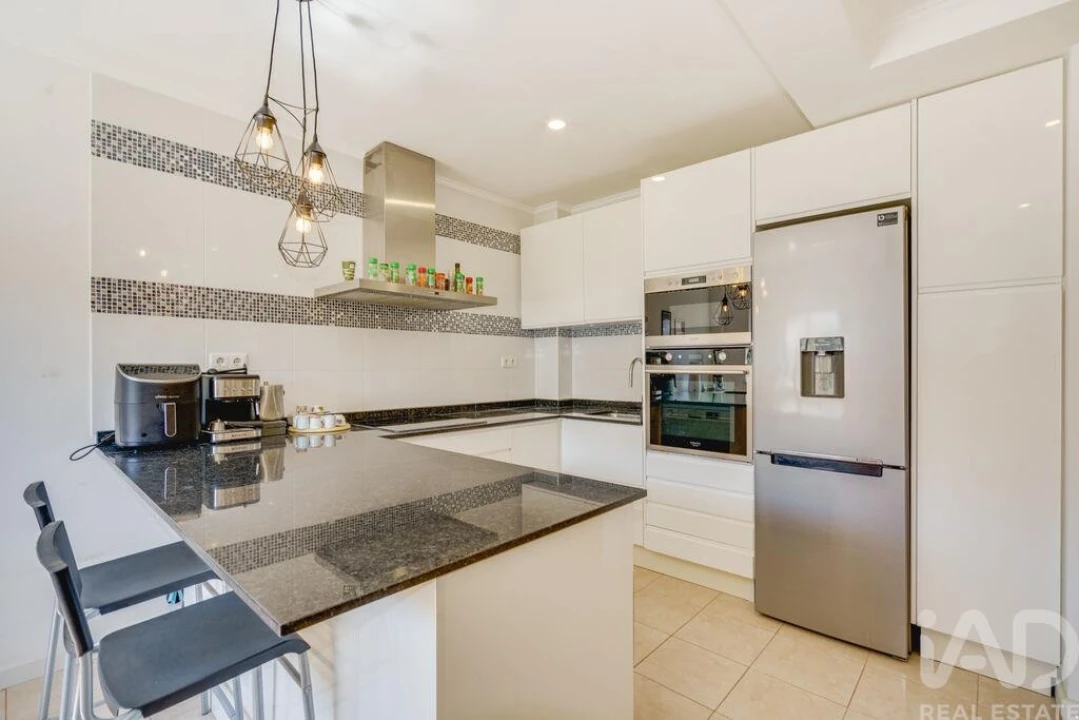 Apartamento T3 para Arrendamento em São Domingos de Rana Foto 4