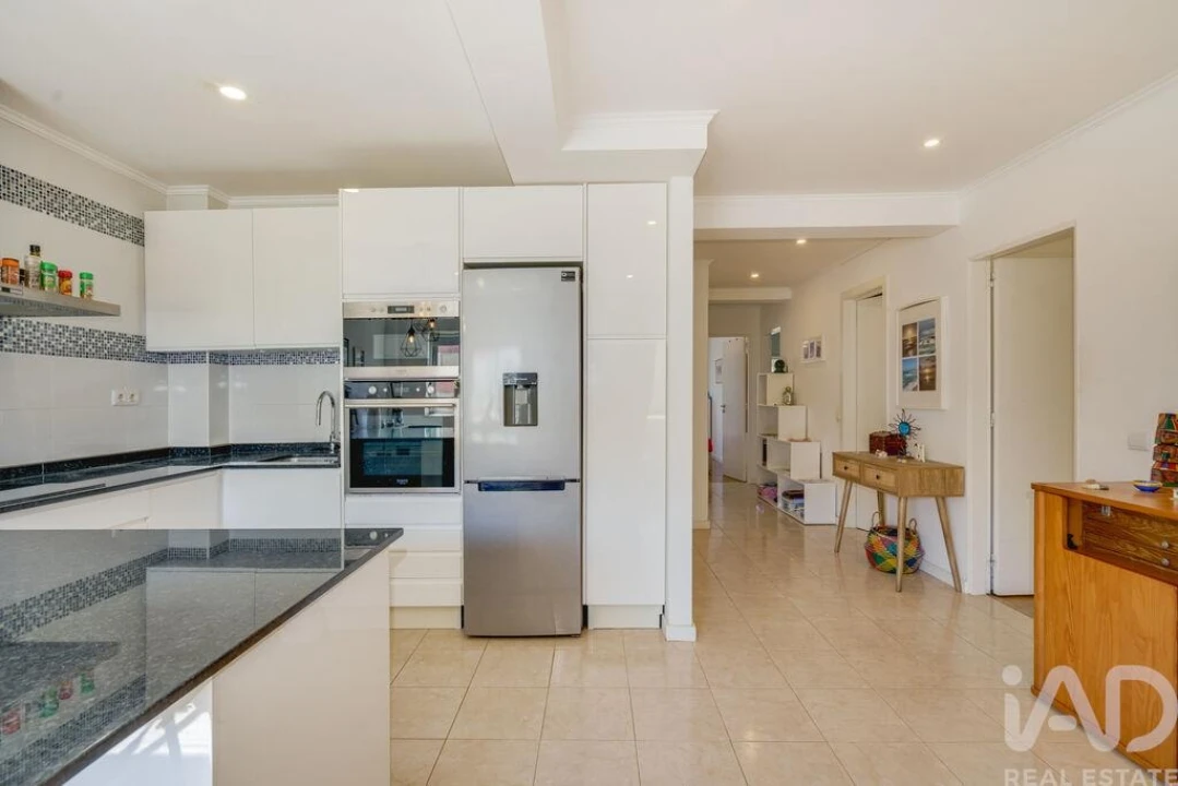 Apartamento T3 para Arrendamento em São Domingos de Rana Foto 5